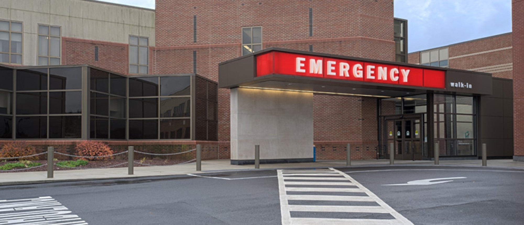 Emergency room entrance at Lehigh Valley Hospital–Muhlenberg