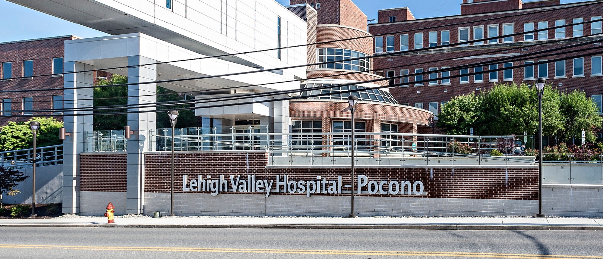 Main entrance Lehigh Valley Hospital-Pocono