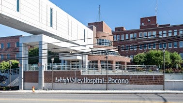 Main entrance Lehigh Valley Hospital-Pocono